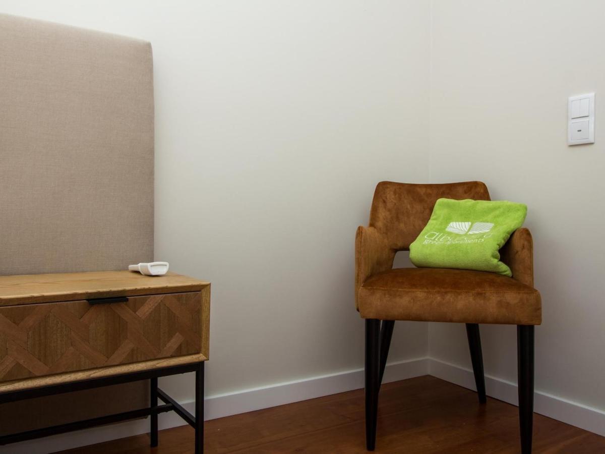 Green C Apartment - Luxurious & Playground & Garage อัลบูเฟรา ภายนอก รูปภาพ