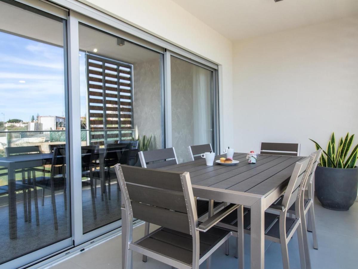 Green C Apartment - Luxurious & Playground & Garage อัลบูเฟรา ภายนอก รูปภาพ