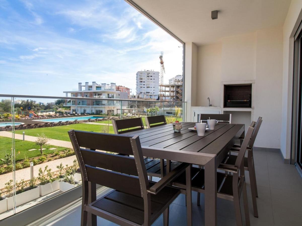 Green C Apartment - Luxurious & Playground & Garage อัลบูเฟรา ภายนอก รูปภาพ